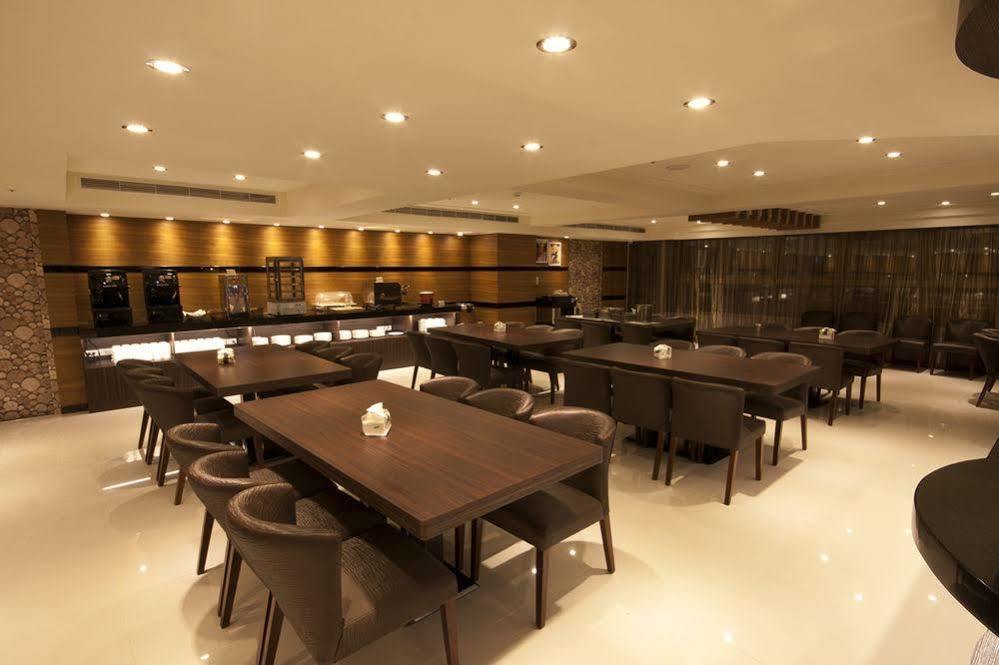 Golden Pacific Hotel Taichung Exterior photo